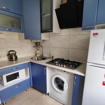 Двухкомнатные Апартаменты Центр Mystetsʹka 3 Kr Apartments Krywyj Rih Exterior foto