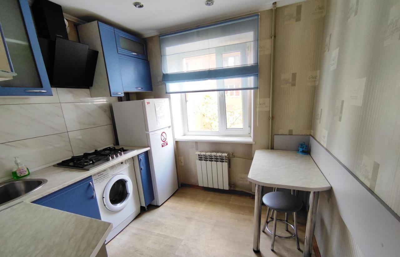 Двухкомнатные Апартаменты Центр Mystetsʹka 3 Kr Apartments Krywyj Rih Exterior foto