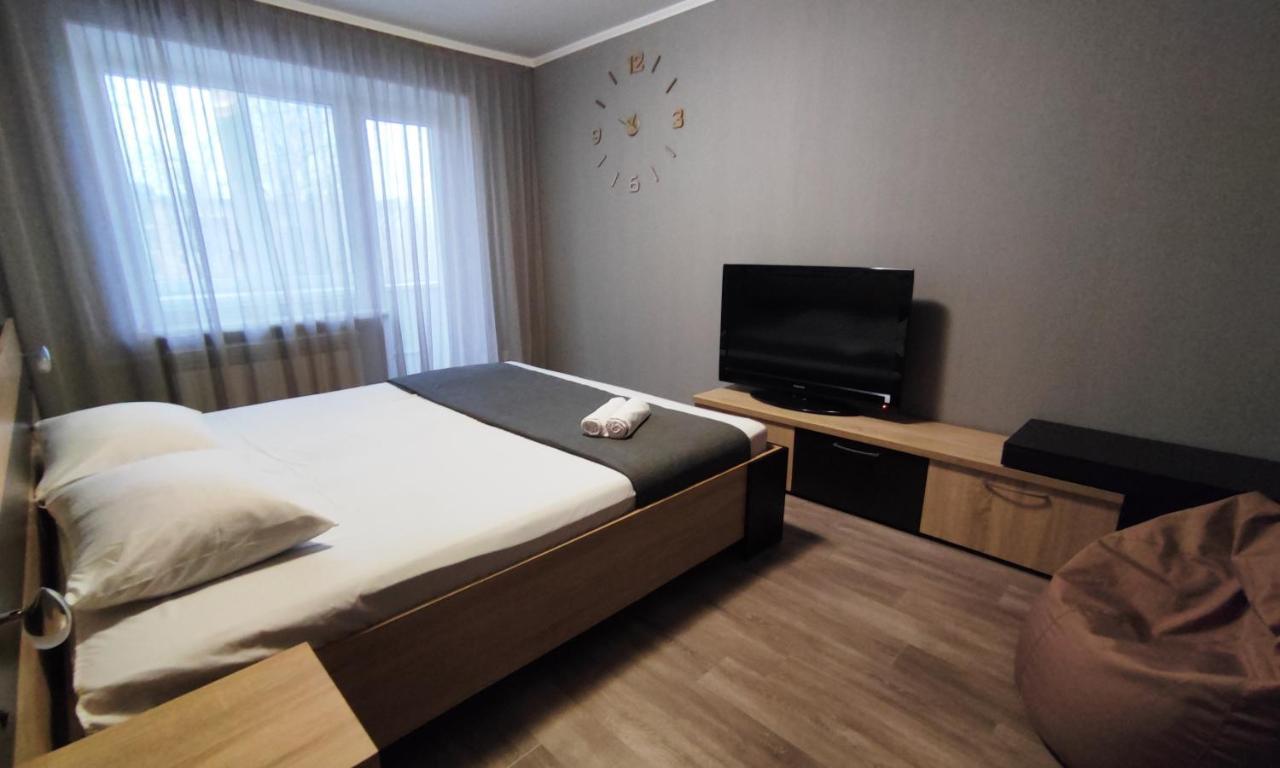 Двухкомнатные Апартаменты Центр Mystetsʹka 3 Kr Apartments Krywyj Rih Exterior foto